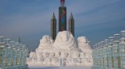 冰雕哈尔滨冰雪前世今生童话(哈尔滨冰雕冰雪都是游客)