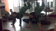俯卧撑兄弟们王牌胸部动作(俯卧撑动作胸肌兄弟们胸部)