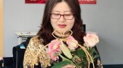 巾帼芳华女神情暖(西湖巾帼女职工烟草花艺)