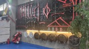 重庆变身废旧汽车改装厂房艺术(重庆厂房变身废旧汽车改装)