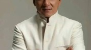 成龙刷白头顶不服老(成龙刷白头发时间网友)