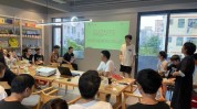 小女生中专收益头脑妆品店(中专收益万元客人生意)