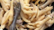 益客食品(301116.SZ)：屠宰板块有鸡爪这类单品、调熟板块有酱卤鸡爪类加工产物

