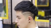 都有帅气头顶男士适合铲短男发真(都有帅气头顶头发男士)