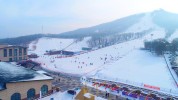 冰雪案例模式经典旅游(冰雪滑雪场模式旅游案例)