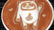 咖啡用了形象冰墩墩做拉花Manner(奥林匹克标志咖啡热点形象)