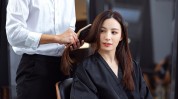 理发店佩服技术(理发店技术理发师顾客发型)