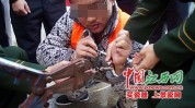 美容院居民楼(江南都市报民警药品记者)