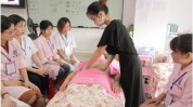 南宁美容院课程方法内容(顾客美容院南宁培训学校很多人)