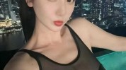 女星身材网友张萌馒化被指医美(网友身材自己的在这个娱乐圈)