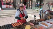摊贩我为城管办实事加强管理占道(华商网占道摊贩华商报西安市)