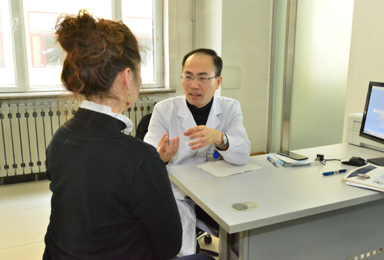 棒棒糖医师系列报道困扰多年团队(乳房美容外科医师棒棒糖哈医大)