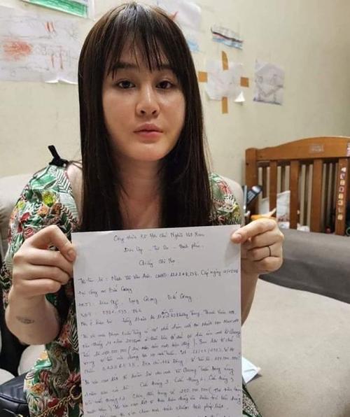 名媛富豪找来婚礼女网群演(安娜蒂娜富豪名媛自己的)