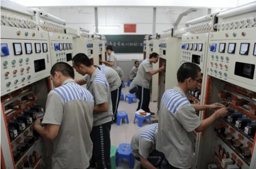 喷漆技校深圳监狱实训汽修(监狱深圳技校学员社会)
