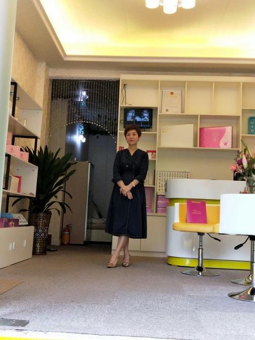 干股余款店家美容院判决法院(干股王女士张女士万元美容店)