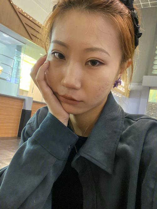 郑州半个月美容院无证眼睛女子(河南眼睛刘女士商报工作人员)