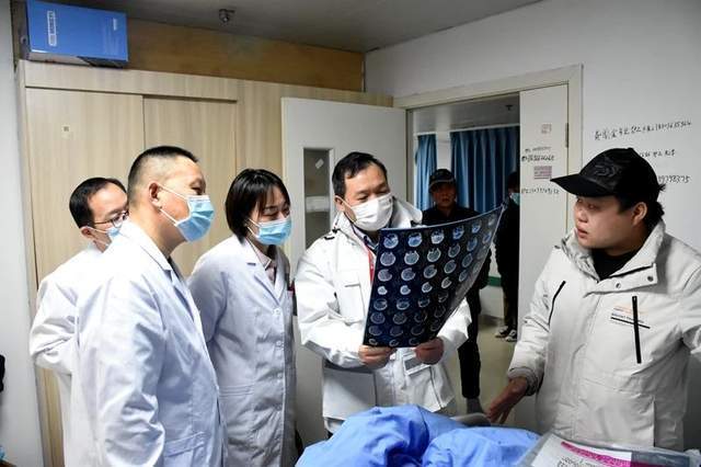 怎么做三甲医院容科张景南(医院三甲怎么做医生院长)