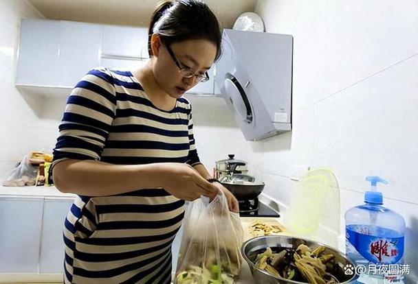 儿媳广东婆婆认知餐后美容中心(阿姨小美美容中心儿媳自己的)