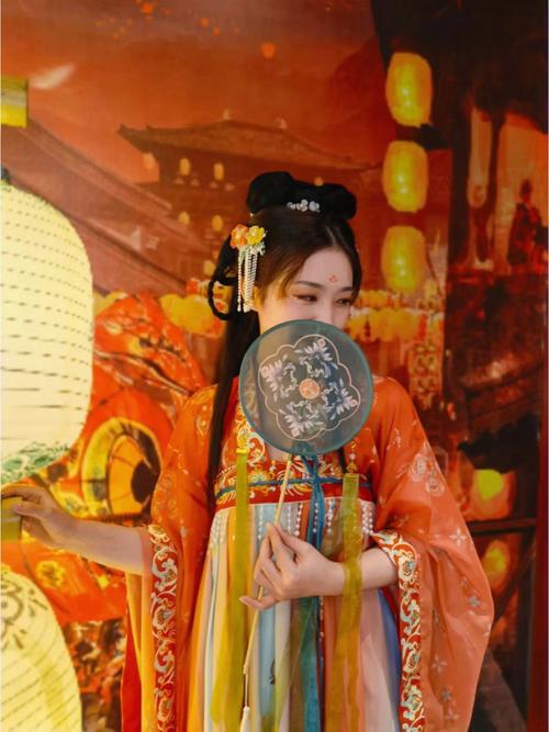 化妆师供不应求汉服日赚(化妆师供不应求汉服西安学校)