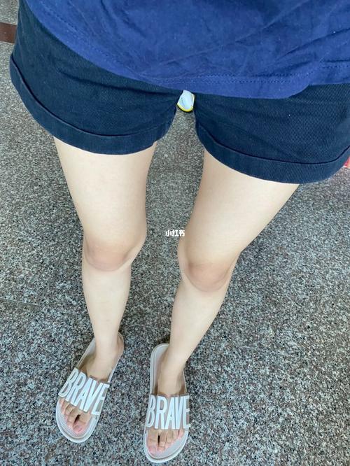 膝盖这款教你溶液美白白嫩(膝盖溶液美白自己的小美)