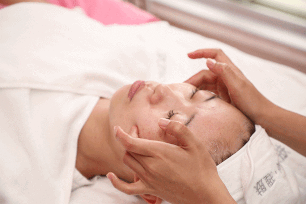 贵妇面部Spa(为你面部贵妇我一姐姐)