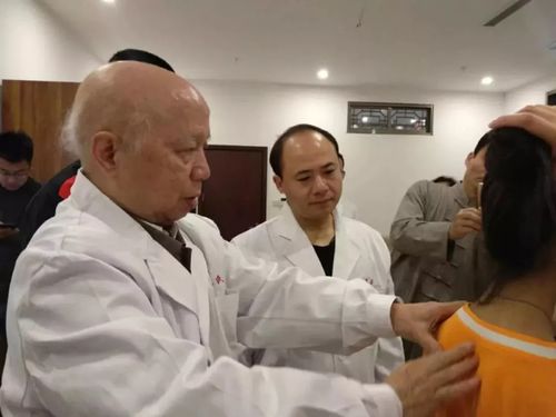 令她美容店后悔大师女子操作(李女士仪征店长消协美容院)