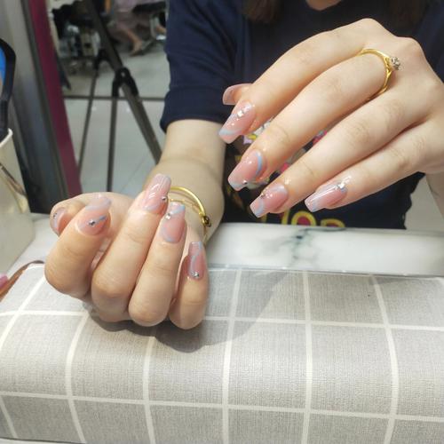 四位顾客美甲店项目(顾客美甲做完四位莱西)
