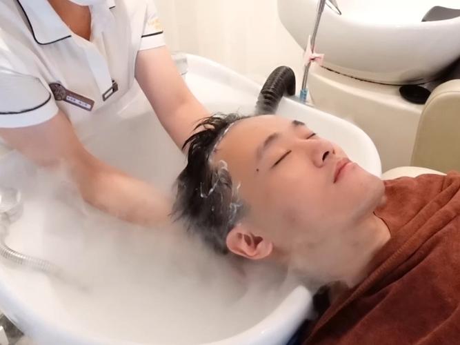 头皮步骤SPA(头皮步骤头部头发小金)