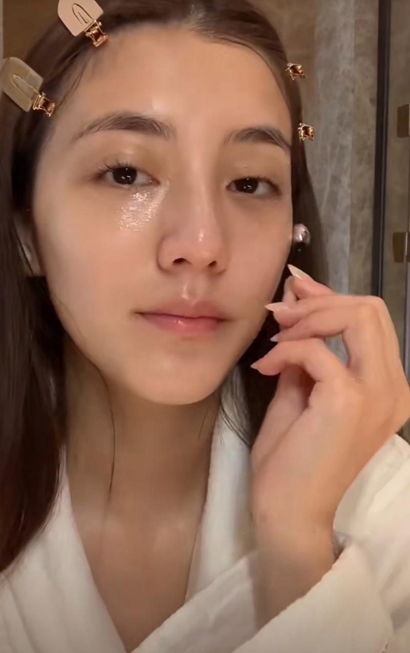 来了全套都爱美女复购爆多素颜懒(面霜来了全套都爱美女)
