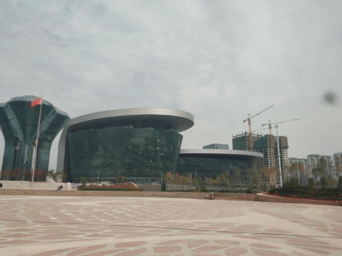 乌鲁木齐亿元综合体地标商旅胜地(乌鲁木齐综合体亿元商旅胜地)