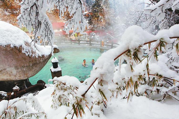 最美温泉正当上线冬季旅行(温泉最美冬季正当上线)