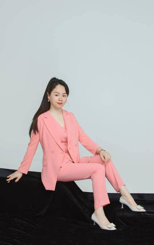 云浮真我活出平凡创业故事女性(云浮真我创业故事活出平凡)