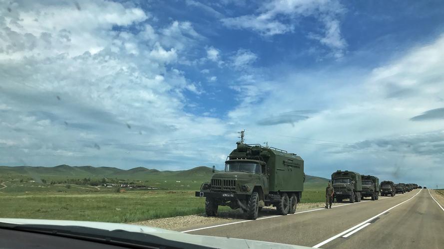 贝加尔湖特种兵飞到北京坦克味儿(贝加尔湖特种兵北京味儿坦克)