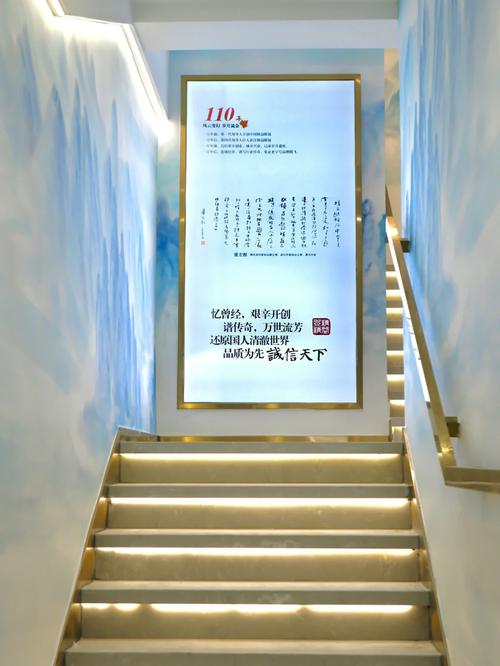 眼镜店隐形眼镜助力Toppop(隐形眼镜门店眼镜店这一助力)