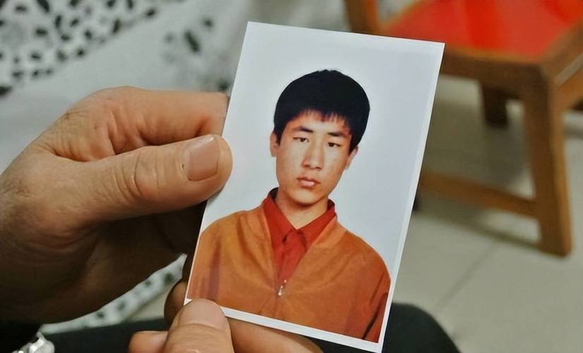 真凶女尸车内荒野惊现现场(凌源市明华大队工作母亲)