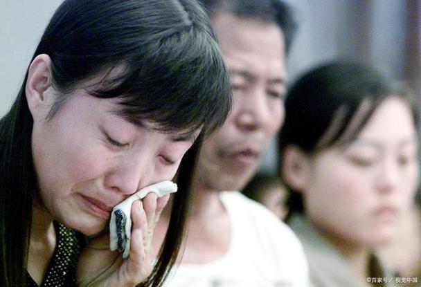 阿姨上海家人多万做被洗脑(阿姨美容院新民万元女士)