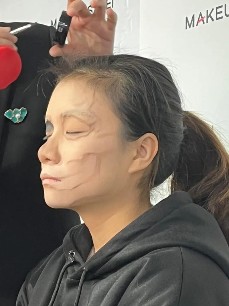 化妆师日本骨骼也太脸部饱满(脸部化妆师日本骨骼也太)