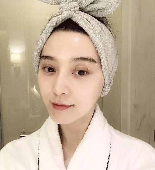 黑眼圈女王提拉造电眸范冰(黑眼圈女王眼部提拉精油)