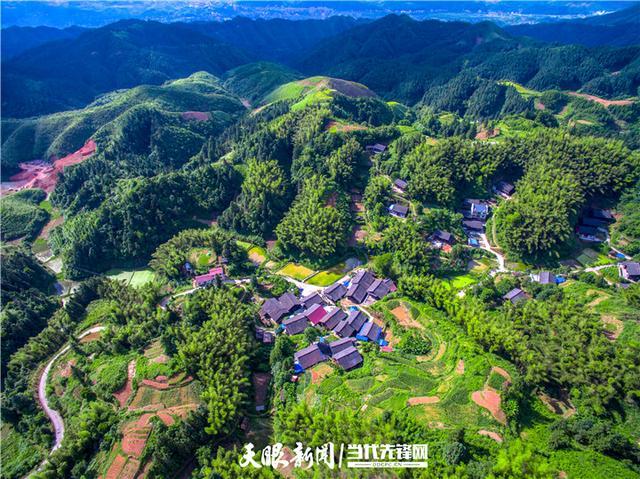 天柱贵州乡村换新颜百年老(天柱贵州乡村环境卫生换新颜)