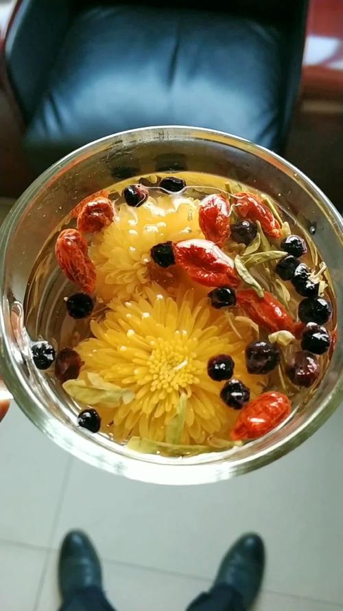 的人春季食物身边方法养肝护肝(的人食物肝脏春季菊花茶)