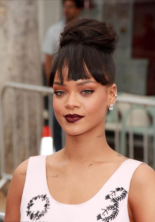 钻石纯洁资产蕾哈娜Rihanna(钻石纯洁资产巴巴多斯自己的)