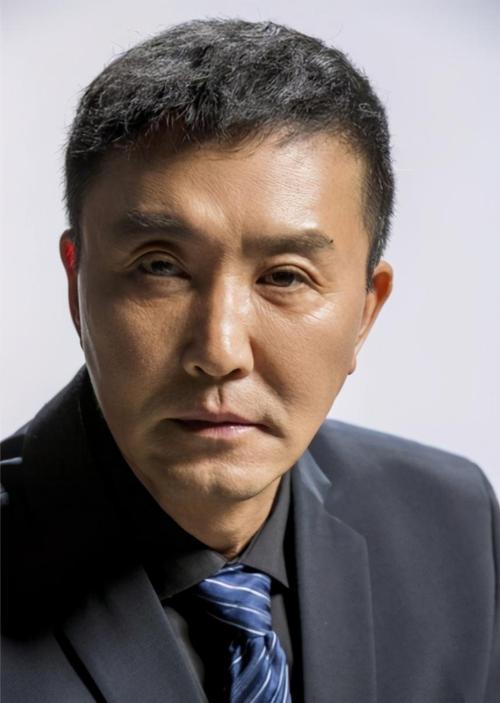双眼皮眼睛吴刚(双眼皮眼睛在这个自己的真实)