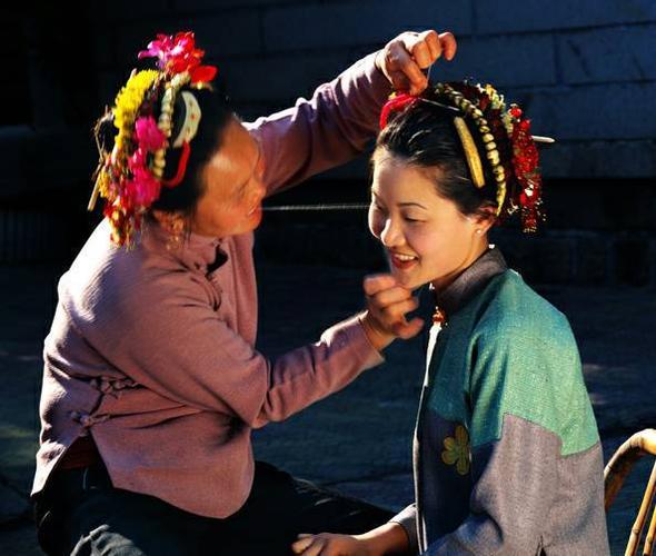 美容术姥姥年代开脸(姥姥鬓发金属棒美容术年代)
