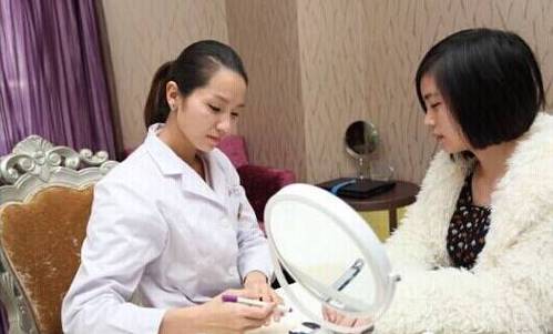 美发店顾客喜爱秘密(美容院美容师顾客自己的产品)