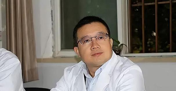 荣耀医者柔性喜讯第七届人民医院(宋体中国教授荣耀柔性)
