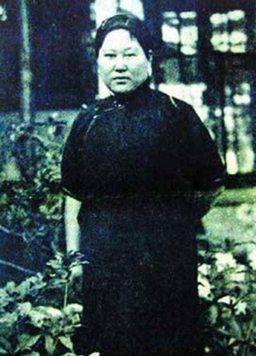 蚌埠有限公司总经理专访婵源堂刘云(蚌埠理发店大伯爸爸足浴)