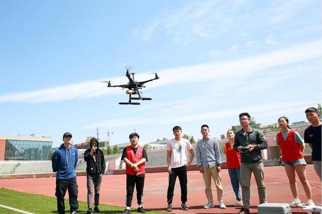南洋厦门职业教育职业学院学生(学校学生南洋企业无人机)