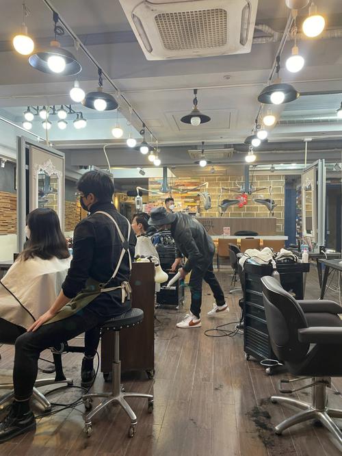 理发店难做现实原因(理发店行业顾客美容美发还应)
