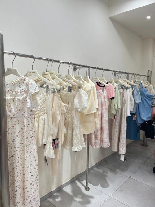 的是晓霞价格市场(名媛门店的是市场终端)