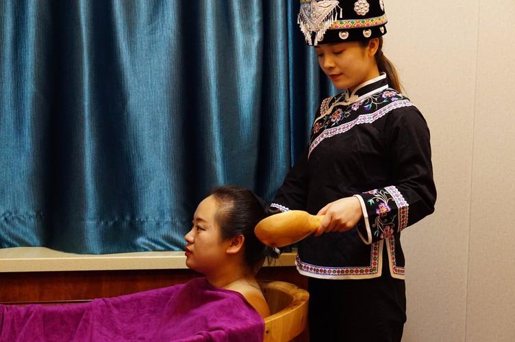 石河子旗舰店奶奶足浴腰腿痛(石河子奶奶足浴旗舰店瑶族)